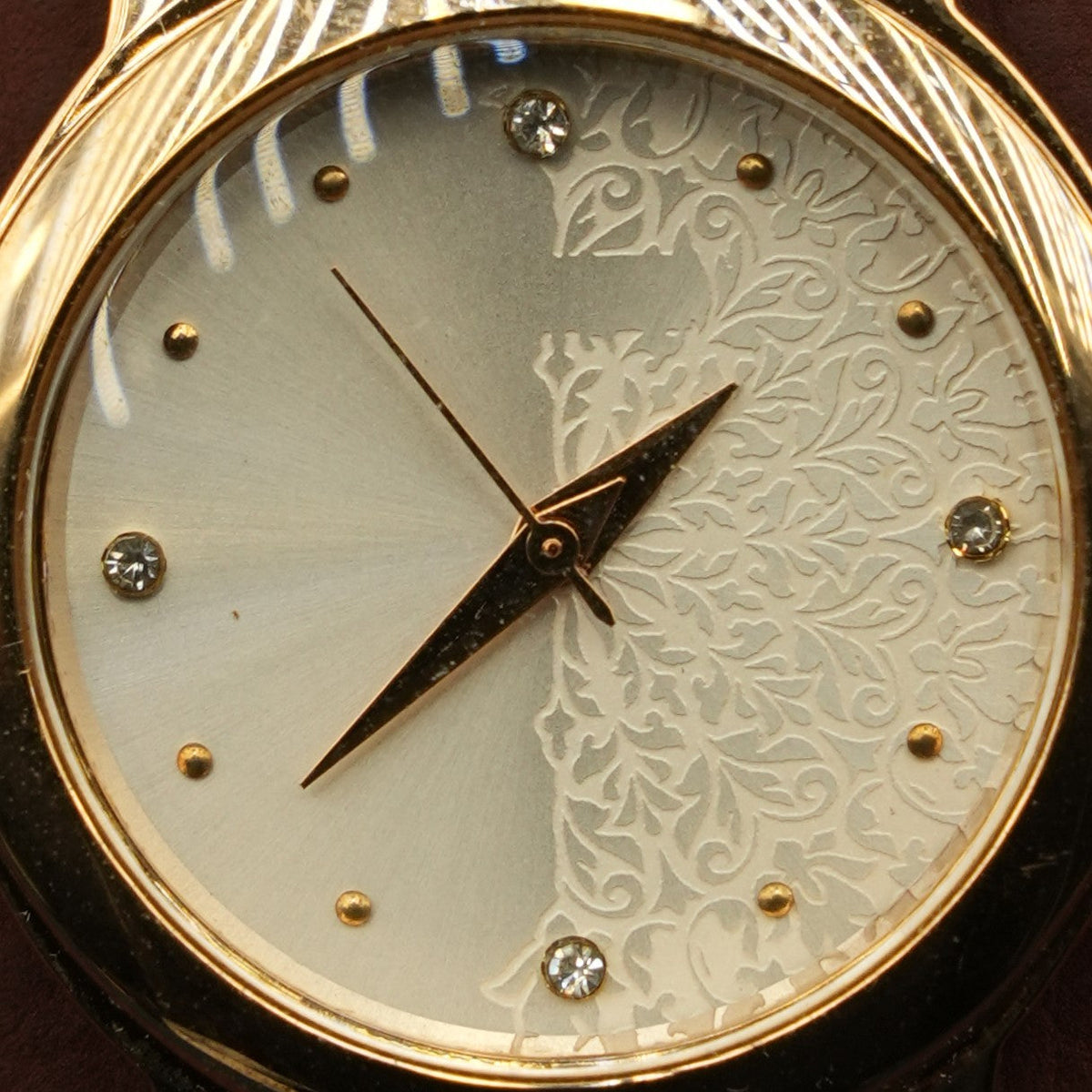 Elegant Gold Tone Floral Dial Bracelet Watch for Women