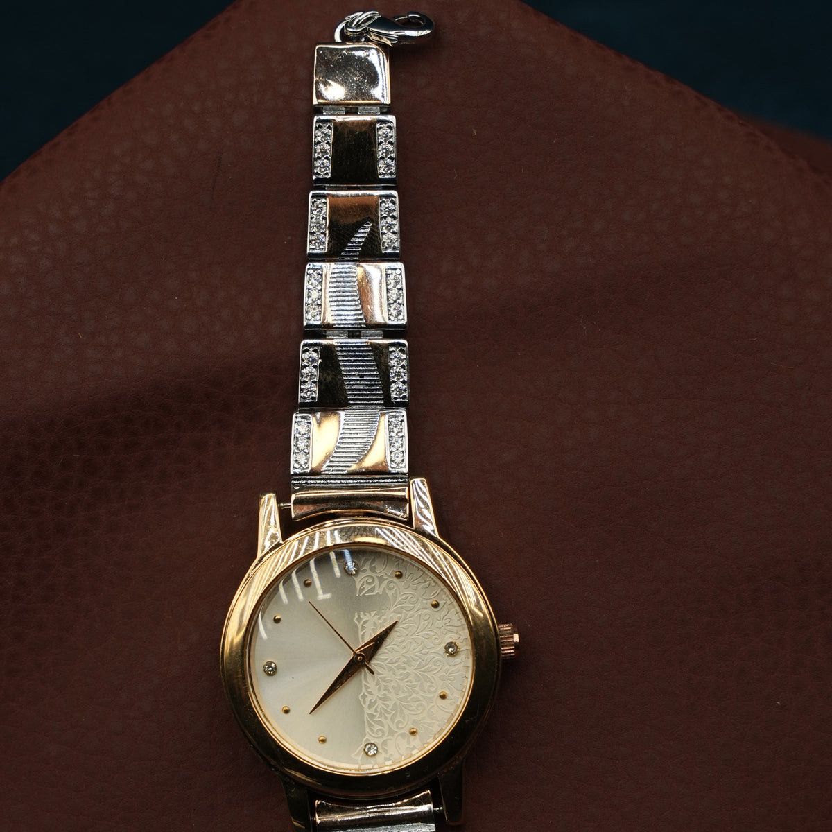 Elegant Gold Tone Floral Dial Bracelet Watch for Women